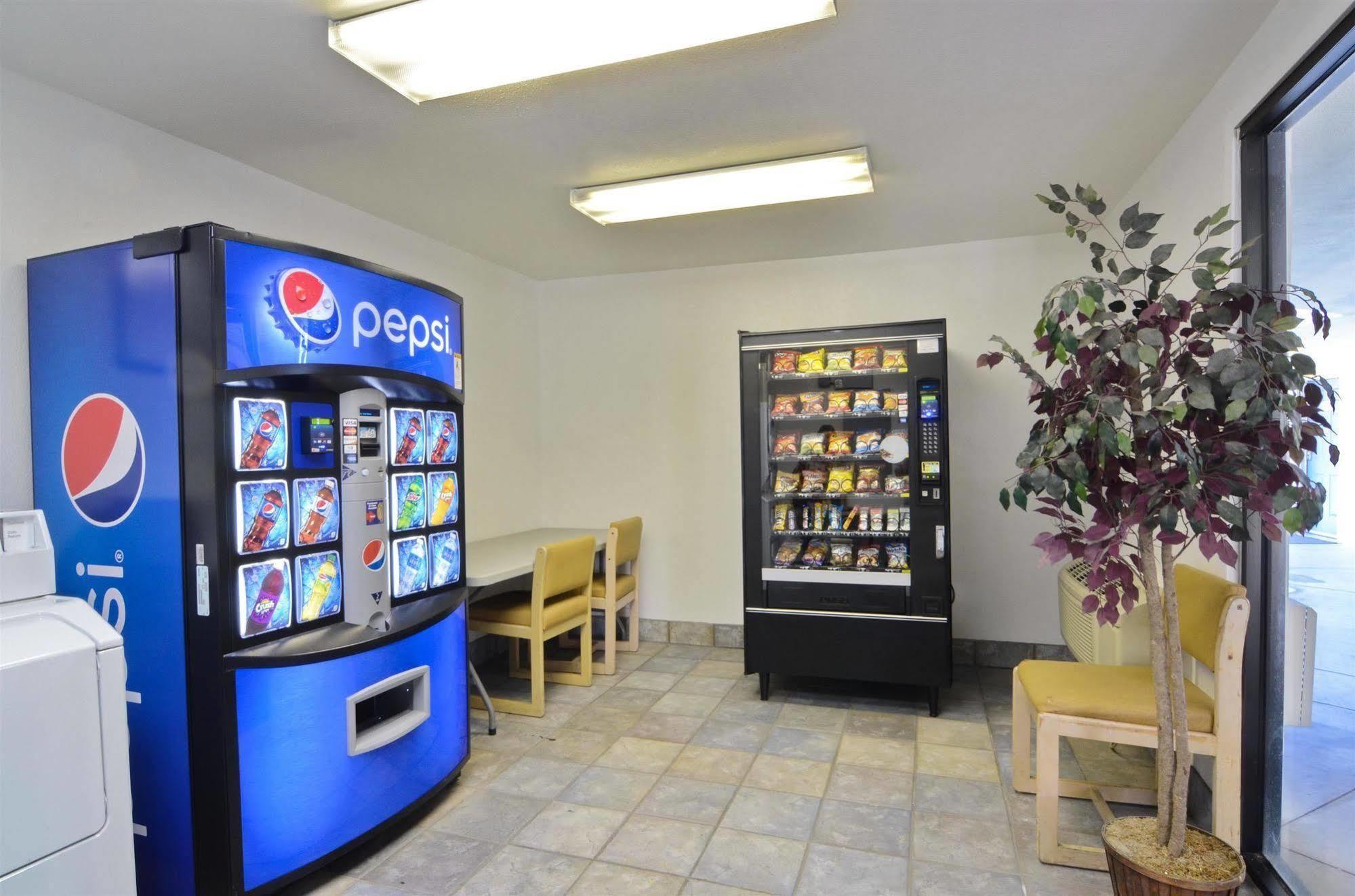 Motel 6-Palm Springs, Ca - East - Palm Canyon Экстерьер фото